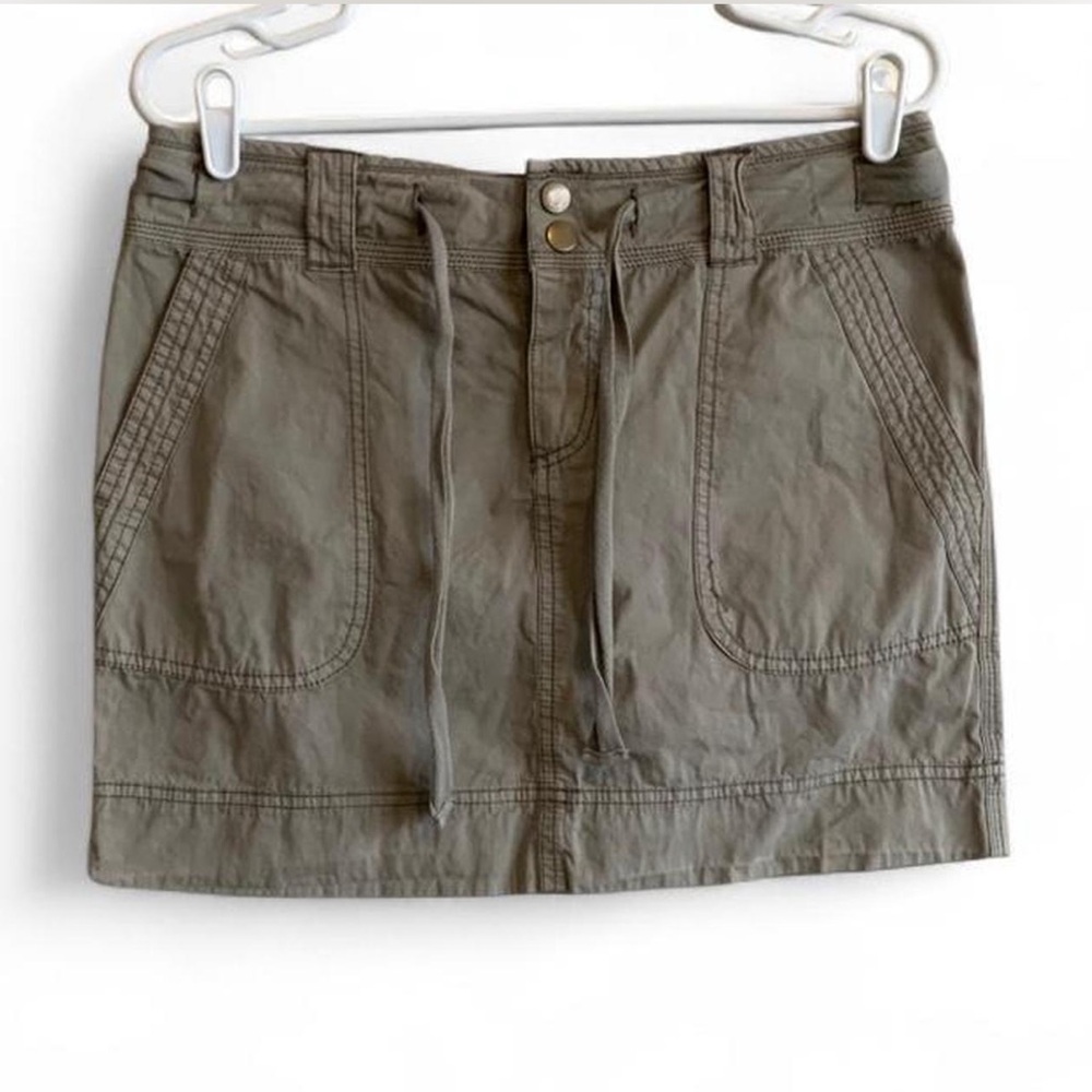 Fossil Olive Green Cargo Skirt Size 28!